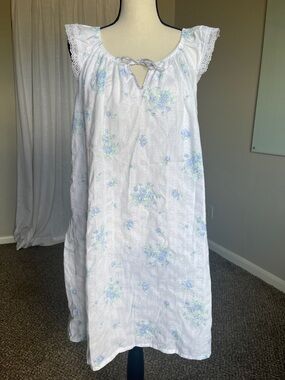 Vintage Cottagecore White Floral Nightgown Dress Lace Trim Tie Front M/ L/ XL